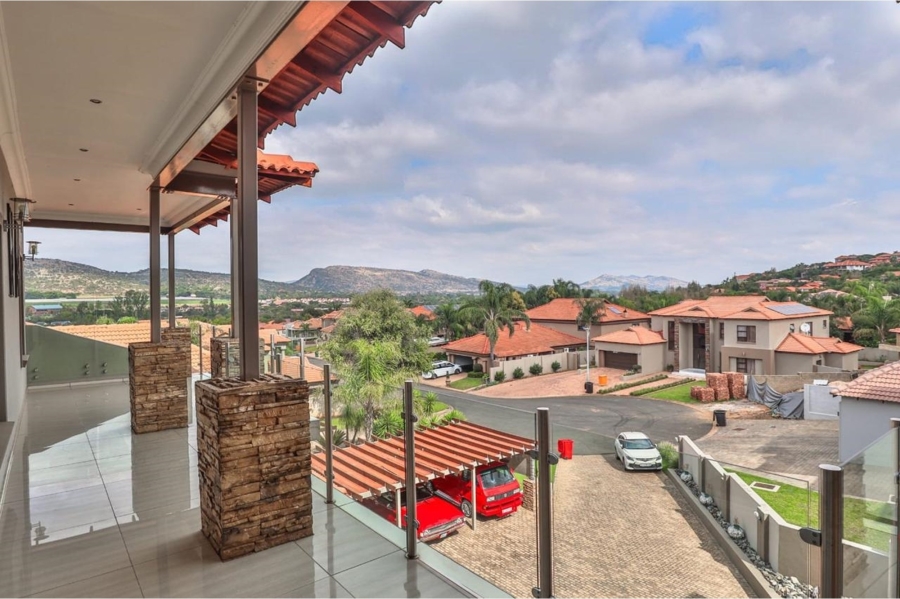 6 Bedroom Property for Sale in Birdwood Estate North West